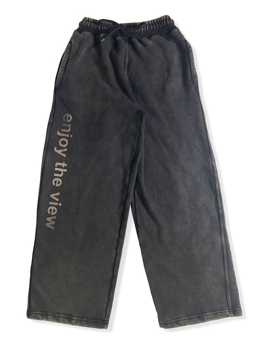ENJOY THE VIEW SWEATS (BLACK)